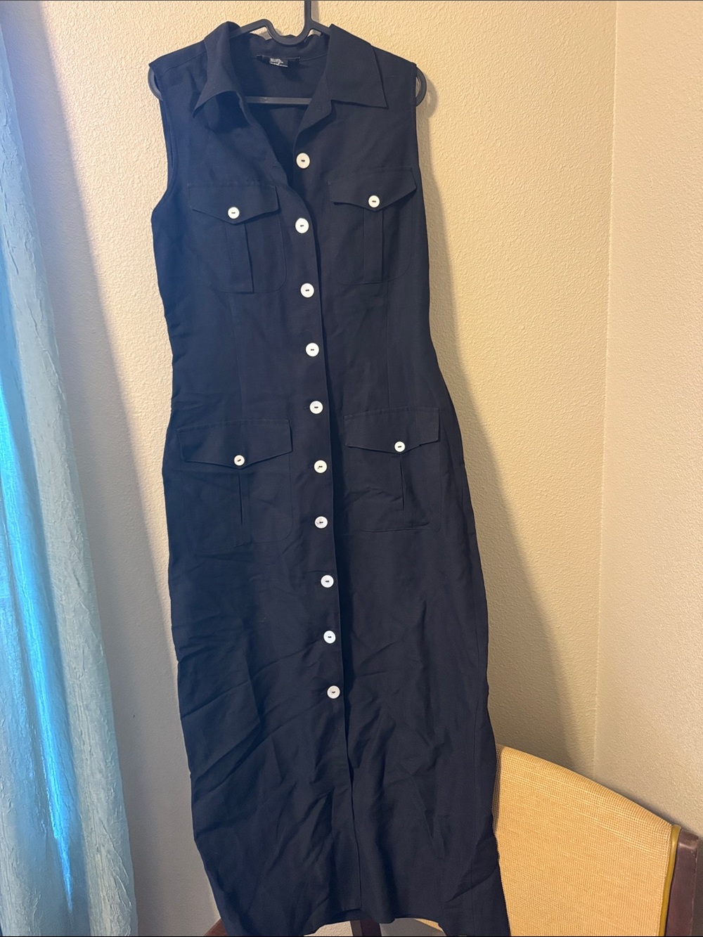 Vintage Sleeveless Button-Front Maxi Dress with Patch Pockets in Black